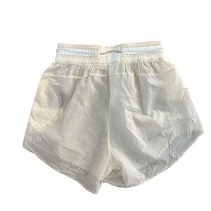 Lululemon Step Out High Rise Shorts 3” in White Opal – Size 4